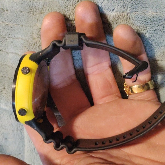 Columbia Men’s CW004020 Tidewater Black and Yellow Digital Sports Watch - Picture 5 of 5